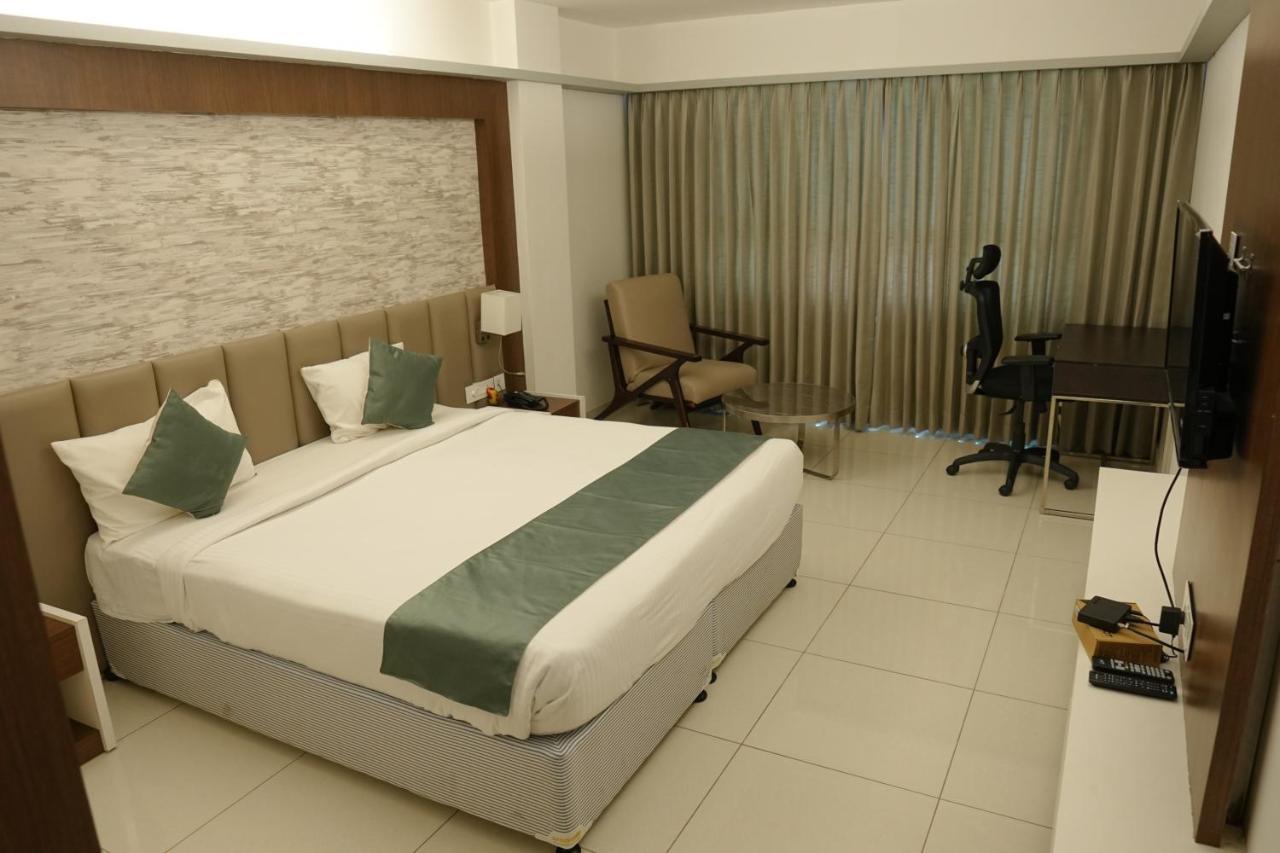 Hotel Konark Khammam Экстерьер фото